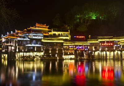 夜游鳳凰古城，感受別樣的古城美